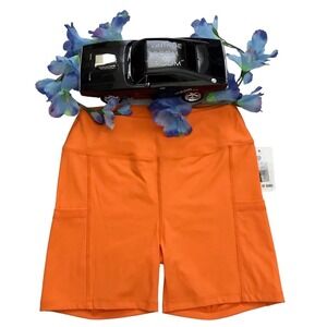 Year of Ours NWT Performance Shorts Women L